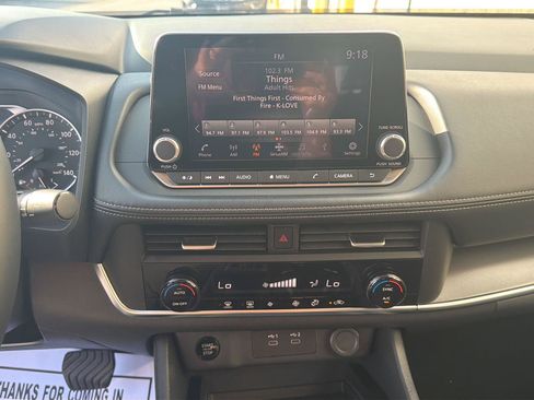 Used 2025 Nissan Rogue SV FWD image 14