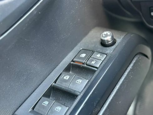 Used 2018 Toyota Tacoma SR w/ SR Convenience Package RWD image 31