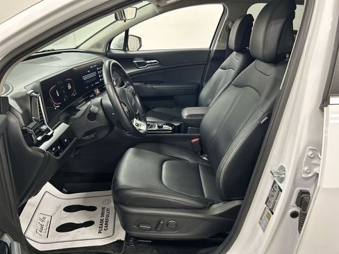 Certified 2023 Kia Sportage EX FWD image 9