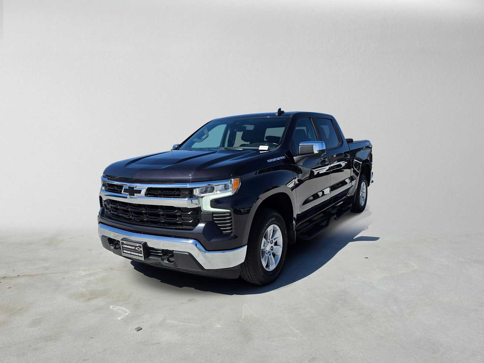 Used 2024 Chevrolet Silverado 1500 LT w/ Safety Package AWD/4WD image 7