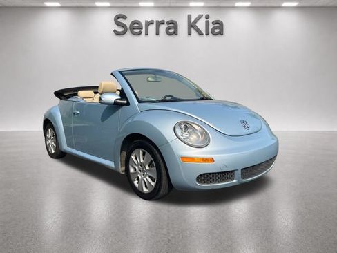 Used 2010 Volkswagen Beetle Convertible FWD image 3