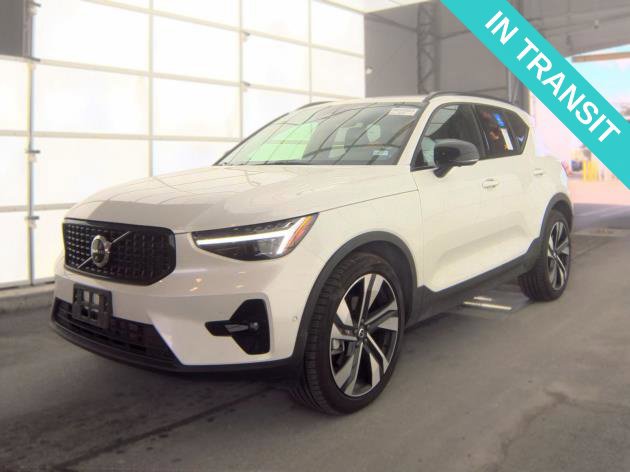 Used 2026 Volvo XC40 B5 Plus AWD/4WD image 2