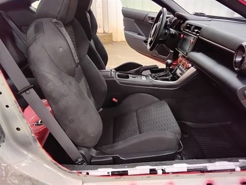Used 2023 Toyota GR86 w/ ALL Weather Mat Package (TMS) RWD image 13