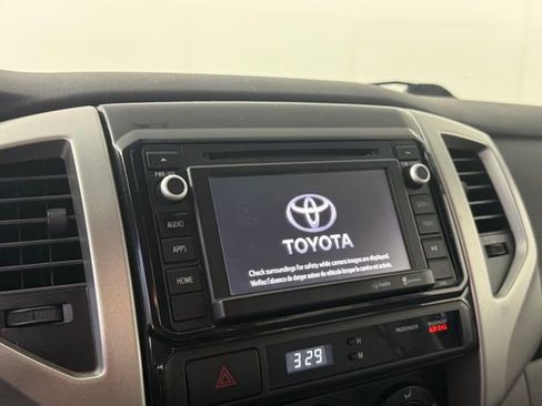 Used 2014 Toyota Tacoma PreRunner w/ TRD Sport Package image 17