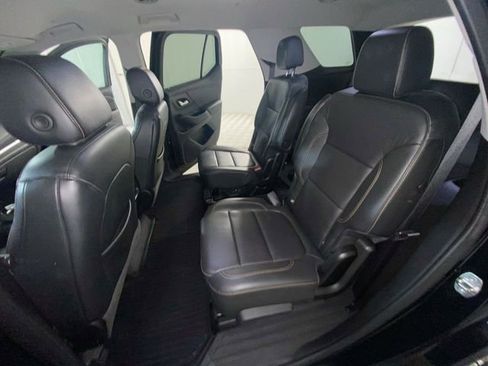 Used 2019 Chevrolet Traverse LT FWD image 13