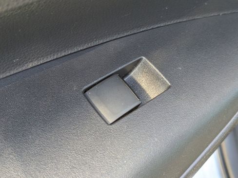 Used 2023 Toyota Corolla SE image 25