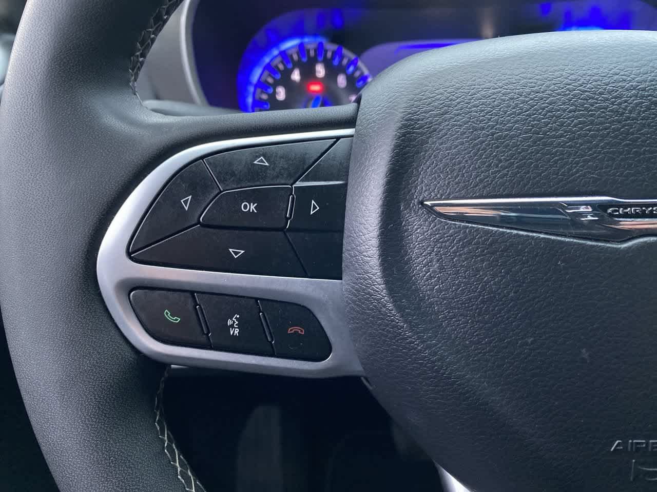 Used 2025 Chrysler Pacifica Select FWD image 20