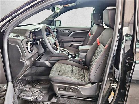 Used 2026 Chevrolet Colorado Z71 AWD/4WD image 16