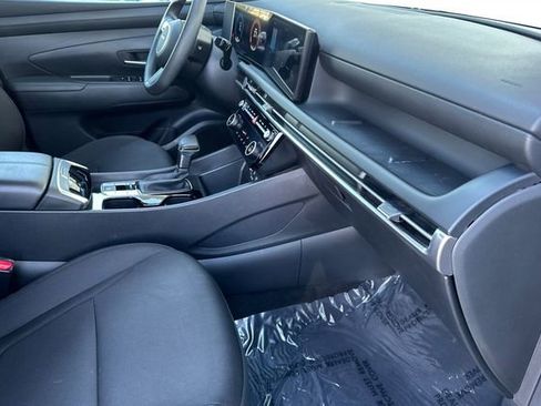 Used 2025 Hyundai Tucson SEL image 18