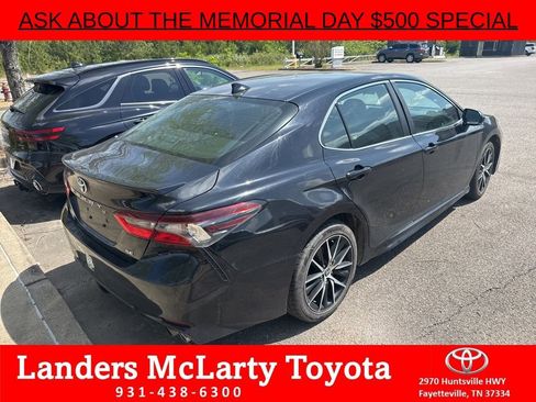 Used 2023 Toyota Camry SE FWD image 3