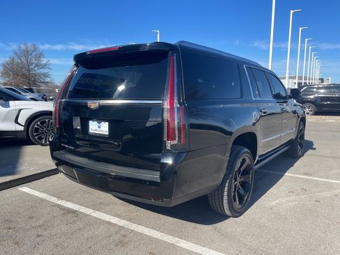Used 2019 Cadillac Escalade ESV Platinum image 3