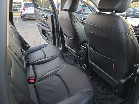 Used 2022 Jeep Compass Trailhawk w/ Trailhawk Elite Group image 11