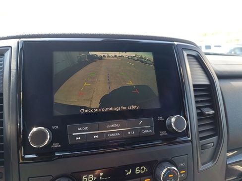 Used 2024 Nissan Titan SV w/ SV Convenience Package image 19