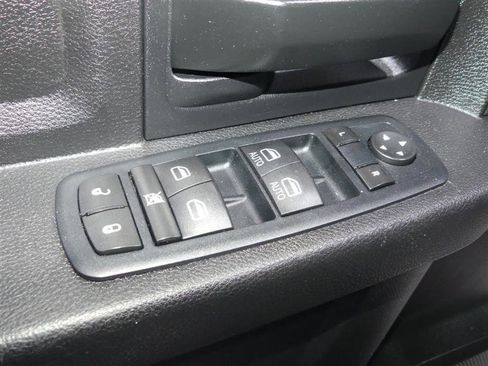 Used 2017 RAM 2500 Tradesman w/ Chrome Appearance Group AWD/4WD image 17