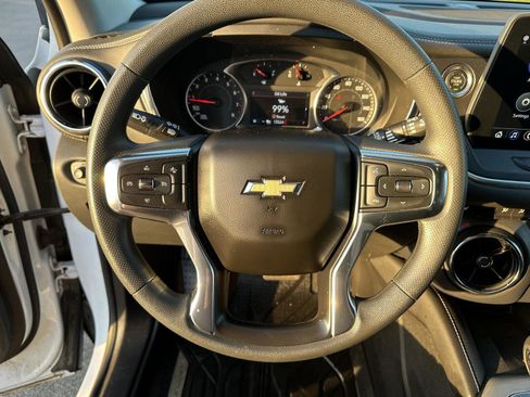 Used 2025 Chevrolet Blazer LT w/ Convenience Package FWD image 19