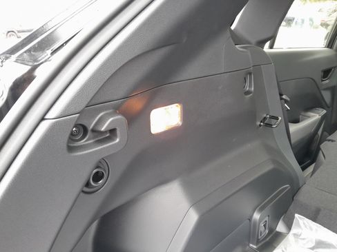 Certified 2025 Subaru Impreza 2.0i image 31