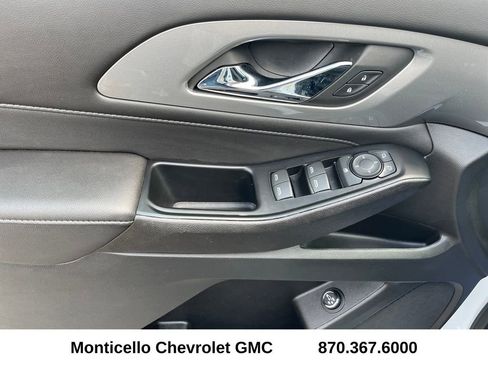 Used 2023 Chevrolet Traverse LT FWD image 11