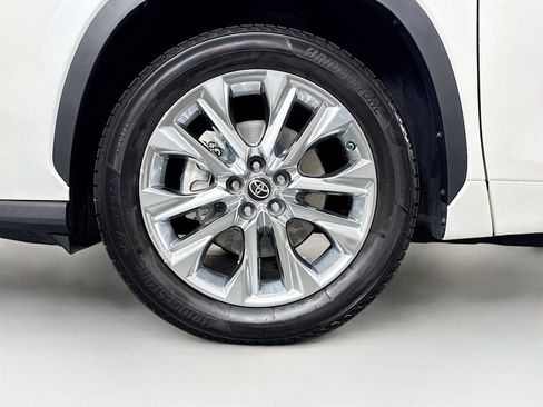 Used 2021 Toyota Highlander Limited FWD image 46