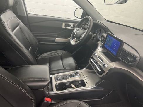 Used 2023 Ford Explorer XLT w/ Equipment Group 202A AWD/4WD image 20