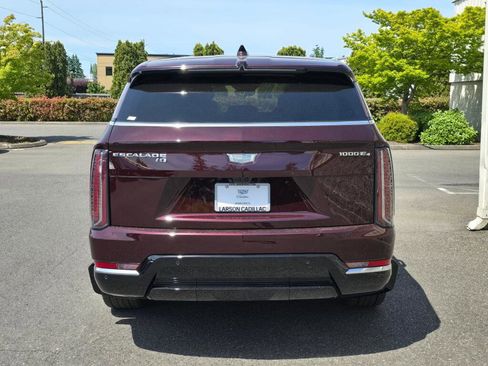 New 2025 Cadillac Escalade IQ Luxury 2 image 5