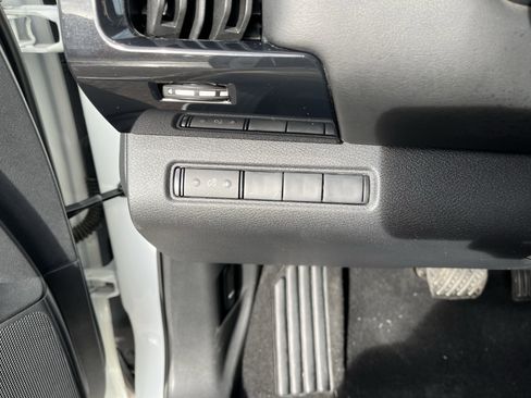 Certified 2024 Nissan Pathfinder S image 13