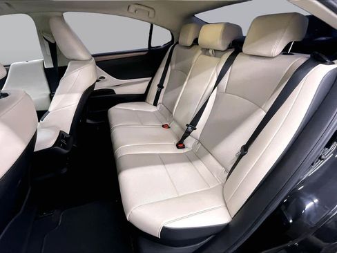 Used 2023 Lexus ES 300h w/ Premium Package FWD image 19