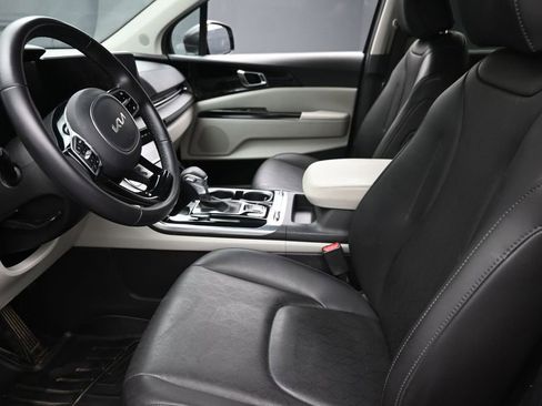 Used 2024 Kia Carnival SX FWD image 17