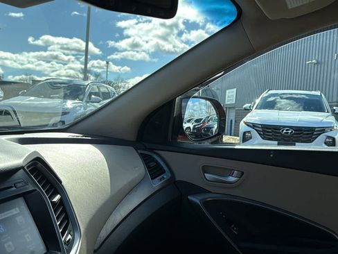 Used 2017 Hyundai Santa Fe Limited image 23