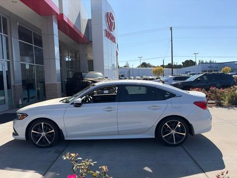 Used 2024 Honda Civic Touring image 7