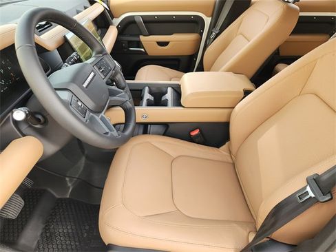 New 2026 Land Rover Defender 110 X-Dynamic SE image 9