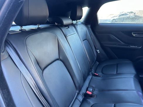 Used 2019 Jaguar F-PACE Premium image 21
