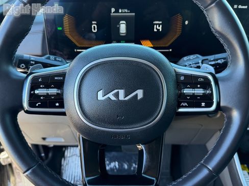 Used 2025 Kia Carnival LXS image 35