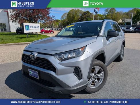 Used 2022 Toyota RAV4 LE AWD/4WD image 1