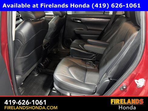 Used 2023 Toyota Highlander Limited image 29