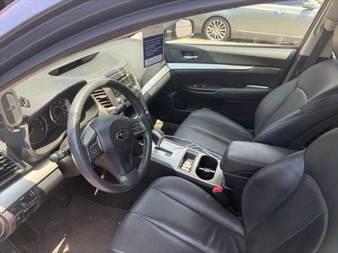 Used 2013 Subaru Outback 2.5i AWD/4WD image 2