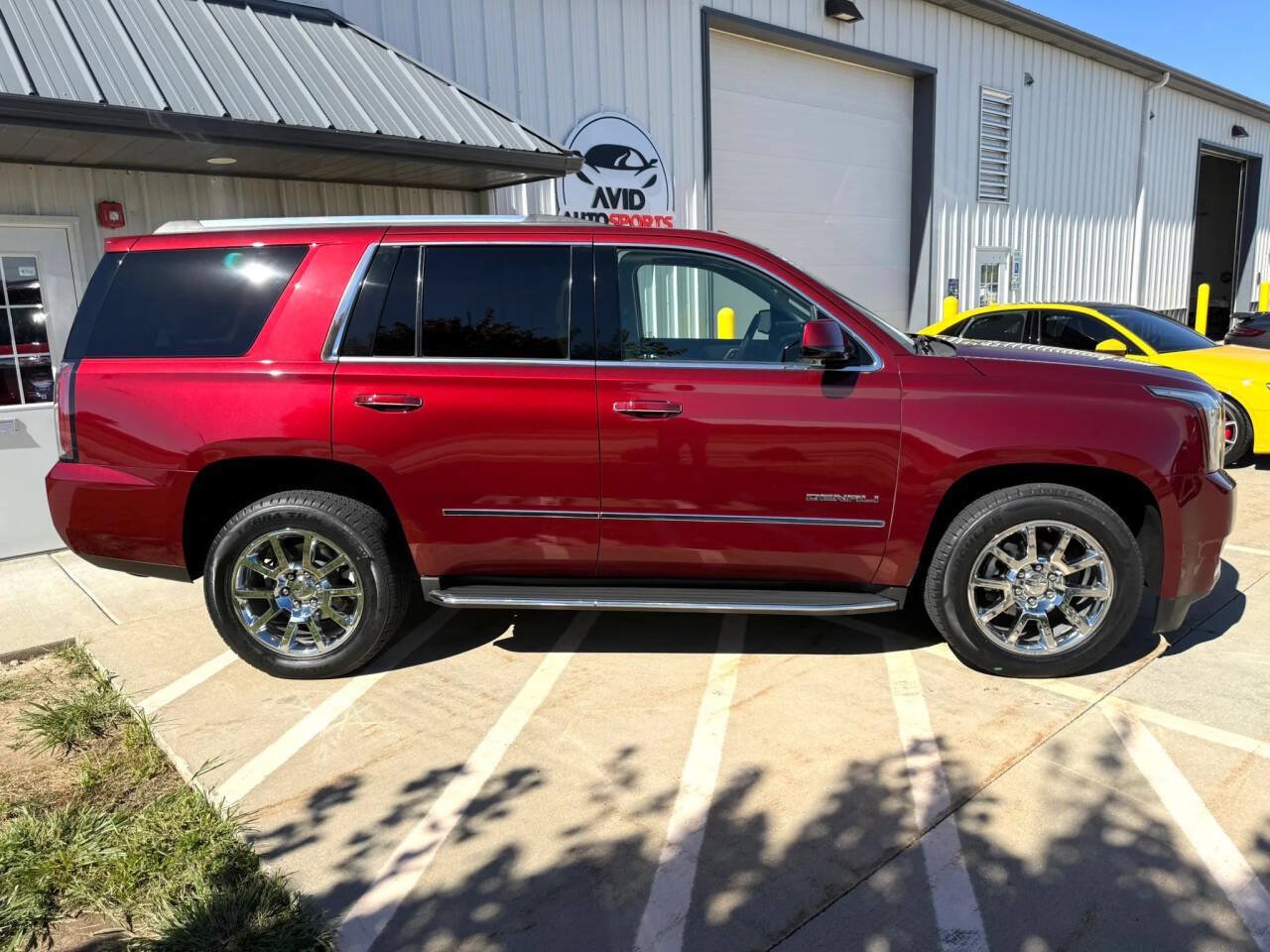 Used 2016 GMC Yukon Denali w/ Open Road Package AWD/4WD image 9