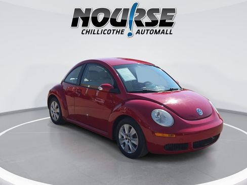 Used 2009 Volkswagen Beetle S FWD image 2