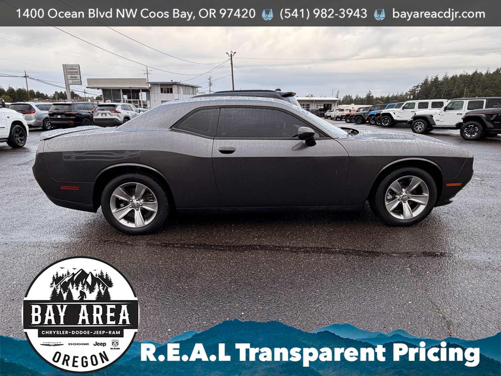 Used 2021 Dodge Challenger SXT RWD image 4