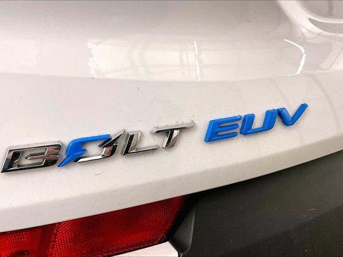 Used 2023 Chevrolet Bolt EUV LT w/ Convenience Package image 13