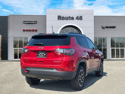 Used 2025 Jeep Compass Trailhawk w/ Trailhawk Elite Group AWD/4WD image 5