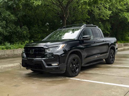 Certified 2025 Honda Ridgeline Black Edition image 5