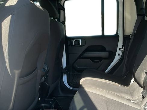 Certified 2023 Jeep Gladiator Overland image 21