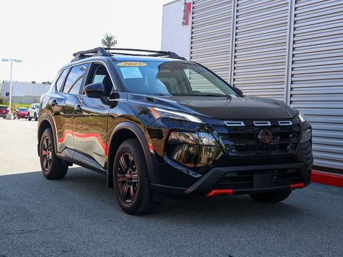 Used 2025 Nissan Rogue SV AWD/4WD image 2