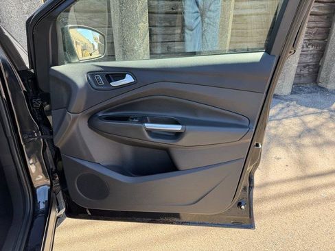 Used 2015 Ford Escape SE image 17