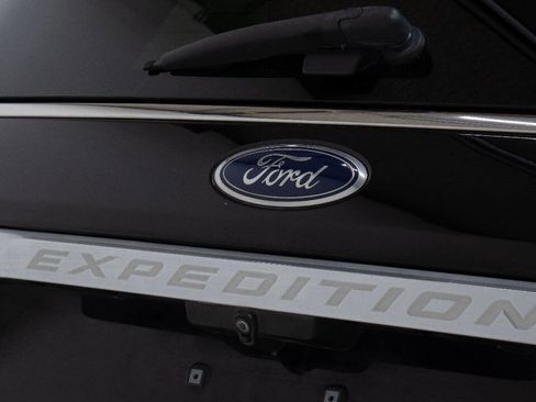 Used 2019 Ford Expedition Platinum RWD image 15