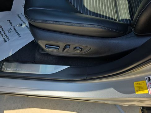 Certified 2024 Toyota Highlander XSE FWD image 13