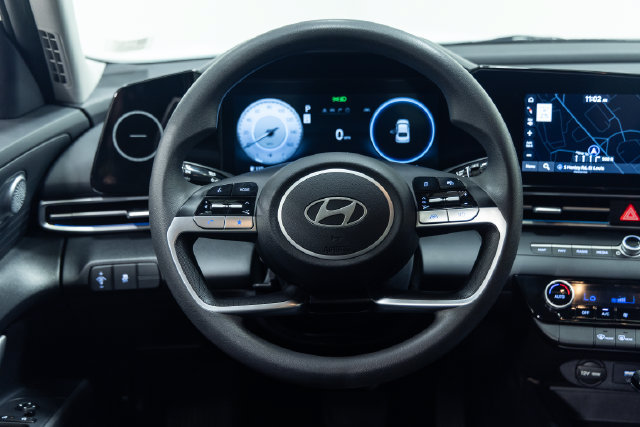 Used 2024 Hyundai Elantra SEL FWD image 13