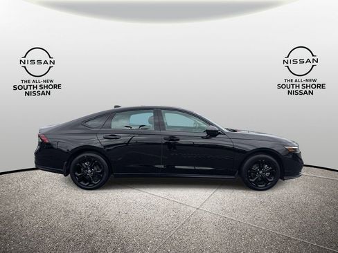 Used 2025 Honda Accord SE image 5