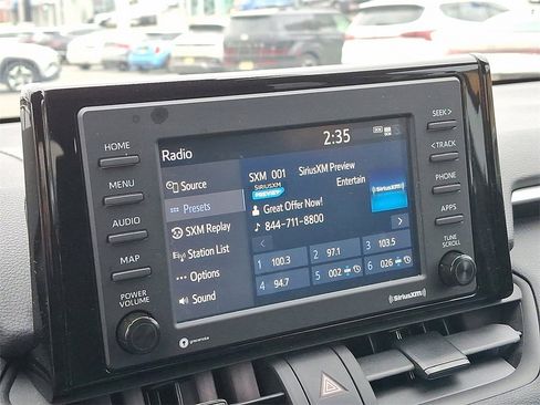 Used 2022 Toyota RAV4 XLE image 17