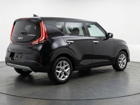 Used 2025 Kia Soul LX w/ LX Technology Package image 9